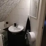 Kullerkupu Hostel * Kuressaare