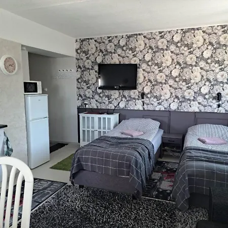 Kullerkupu Hostel Külalistemaja Kuressaare