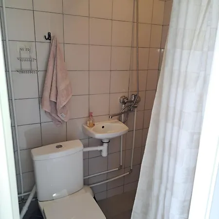 Kullerkupu Hostel * Kuressaare